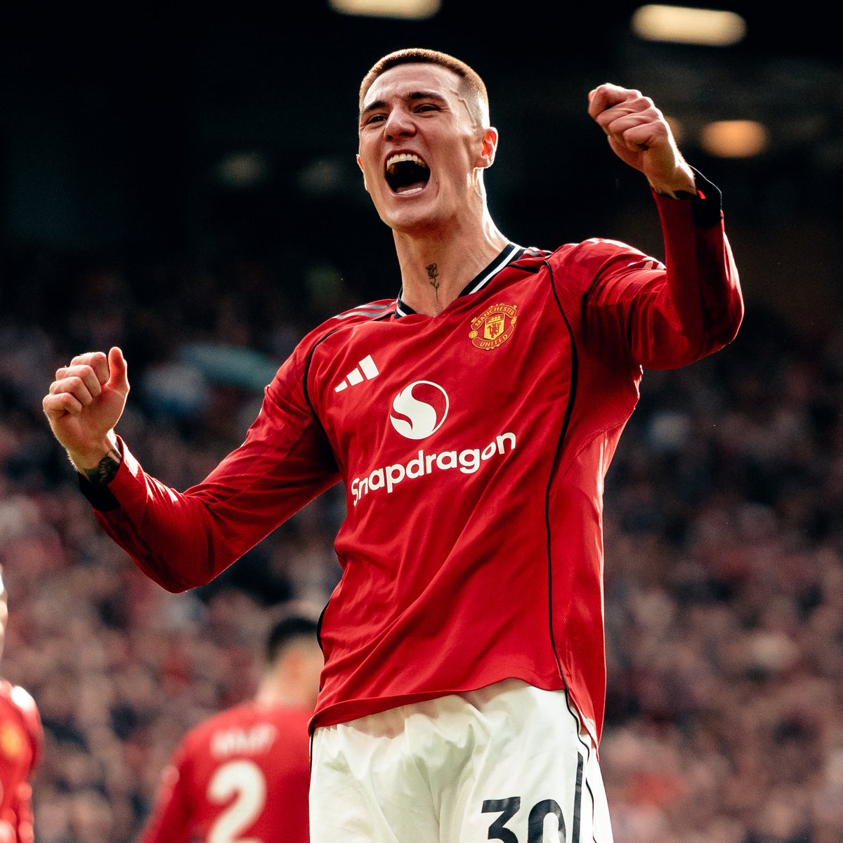 Premier League tweet media