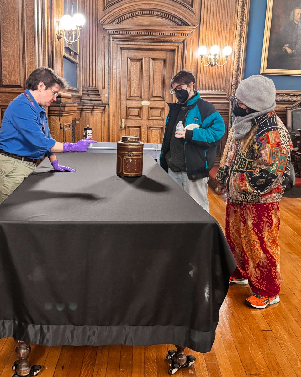 Mütter Museum tweet media