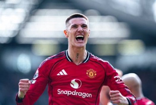 UTDFondree's tweet photo. • Manchester United started terribly, and some fans were already complaining about starting Sesko instead of Amad Diallo.

• Before the second half, Bruno Fernandes was seen talking to Sesko, showing him how to position himself and not long after, he assisted him.

• Lenny Yoro needs to work harder; he was shaky in the first half, and Maguire had to cover for him.

• Replacing Garnacho with Cunha was the best decision ever, you can always expect something from Cunha.

• We definitely need a new left-back. Luke Shaw can’t keep playing there; I can’t even remember the last time he provided an assist.

• Why do former ManUnited players always seem to want to showcase themselves against us? Just look at Henderson with those saves.