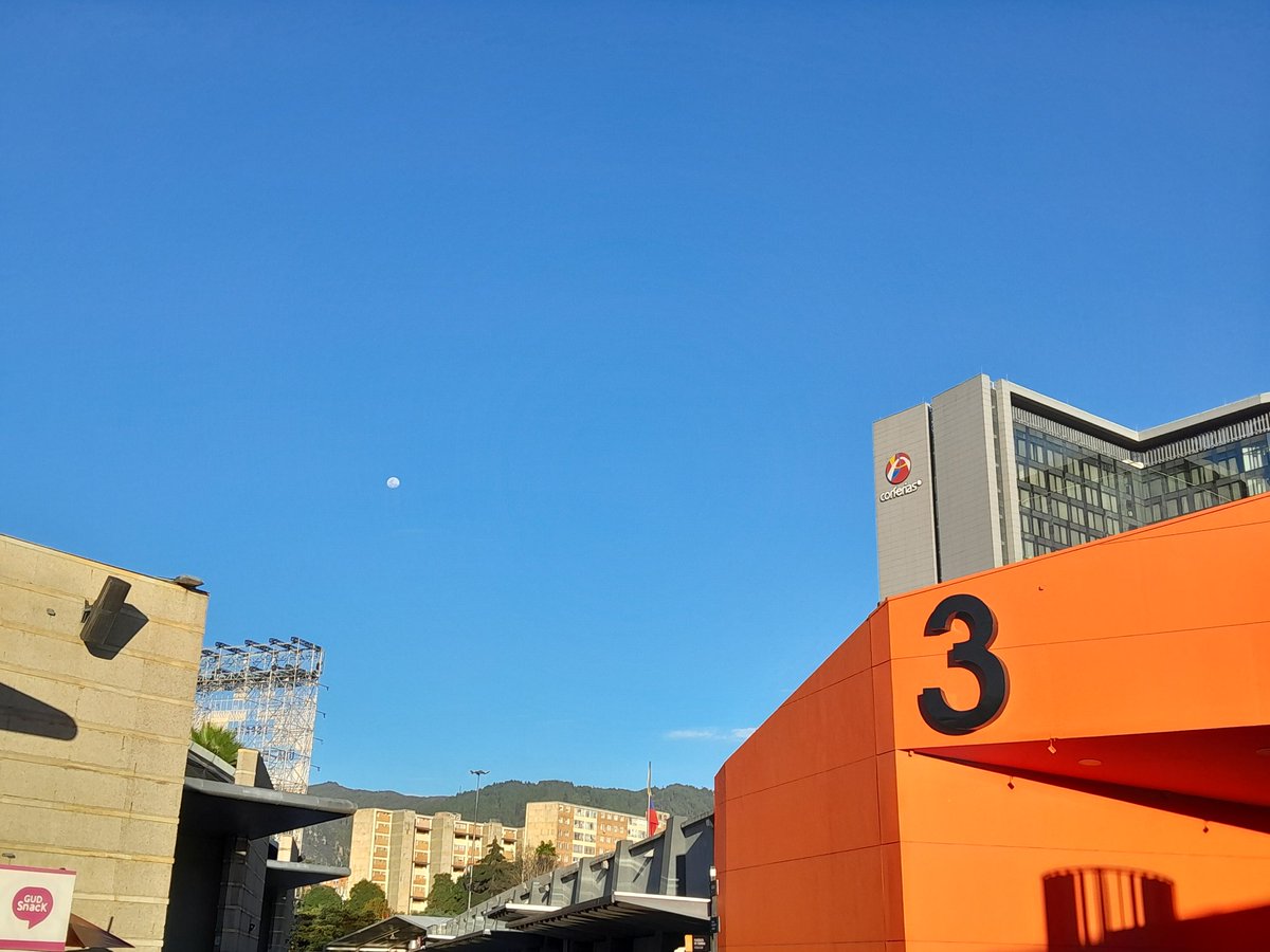 witched07's tweet photo. #Filbo2025 @FILBogota
Gracias @CorferiasBogota https://t.co/JZW6EhnNmX