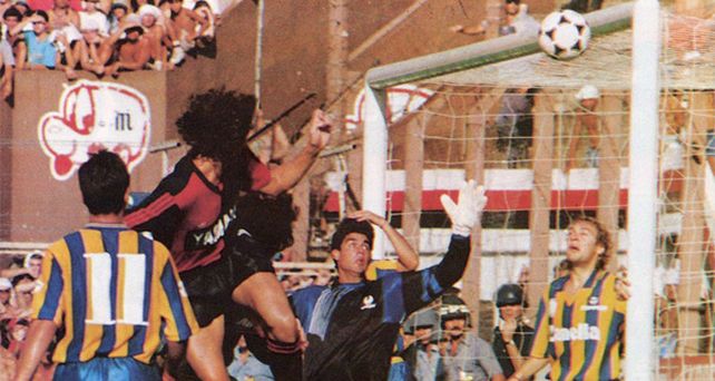 yudiquismo88's tweet photo. Les ganamos con la reserva, con los pibes, complicados en promedios, por goleada, de penal, en el último minuto y hasta los hicimos tirar bombas y suspender un partido.
No hay excusa para no ganar hoy, DEJEN LA VIDA @Newells https://t.co/HKQzdPyBH6
