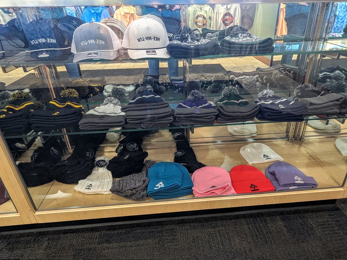 WeeTuk's tweet photo. ⛳Reminder⛳ off-season rates are still in effect through the month of March! $30 for 18 holes with a cart and $20 for nine holes with a cart.
Don't forget to grab your Weemo merch! All stocking caps and crewneck and hooded sweatshirts are 25% off! https://t.co/Fkz8YCAfdf