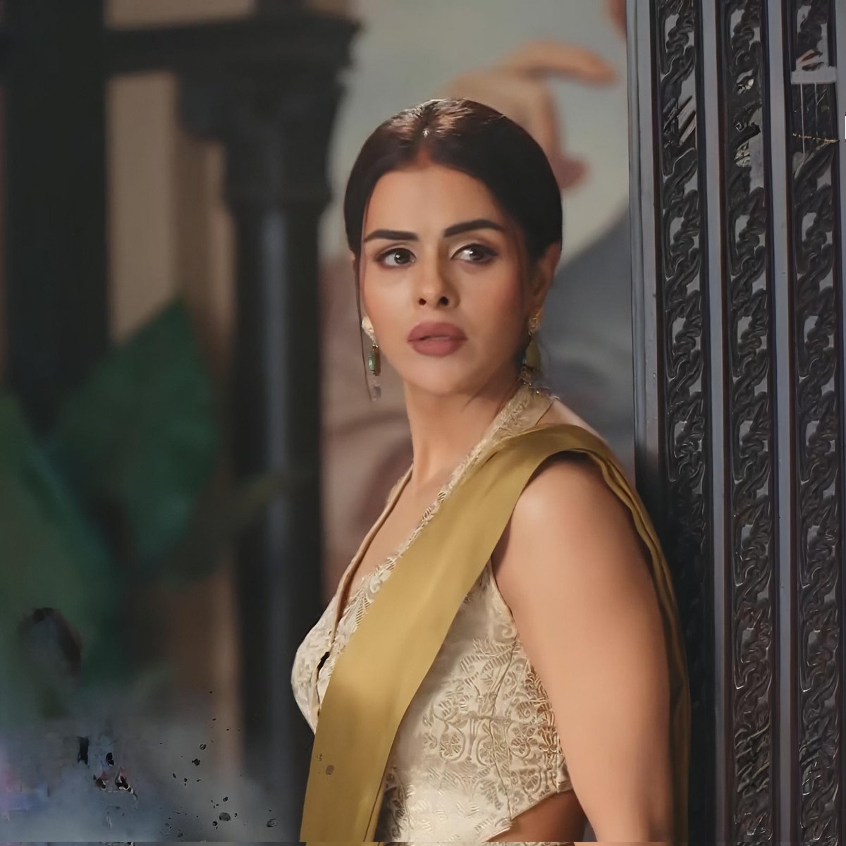 PCC has that rare aura where you can’t look away. Stunning face graceful presence and such strong screen impact 🔥🥵

#PriyankaChaharChoudhary #Naagin7