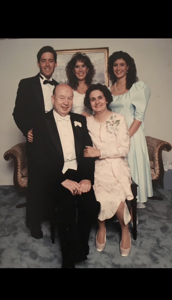 Isabel22 tweet media