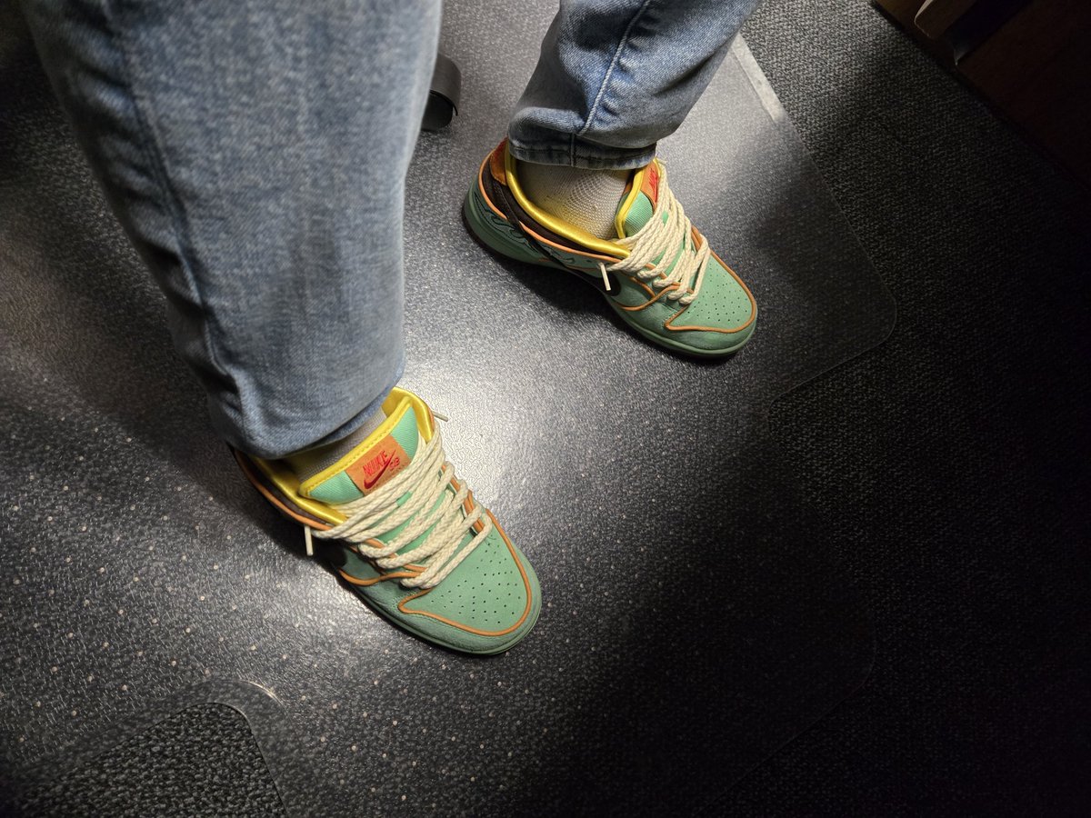 Sneakers🔥 tweet media