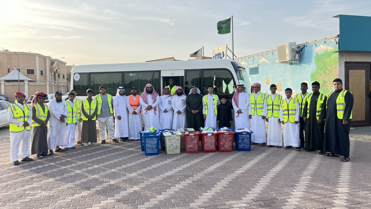 خالص الشكر والتقدير لشركة الثليم القابضة وشركة الخطوط المتنوعة لخدمات البترول على تكفلهما الكامل بالمبادرة، كما نثمّن دعم الأستاذ تركي الماضي صاحب شركة "مشوارك" لتكفّله بتوفير وسيلة نقل للمتطوعين.
دعمكم كان له الأثر البالغ في إنجاح هذا اليوم المبارك.