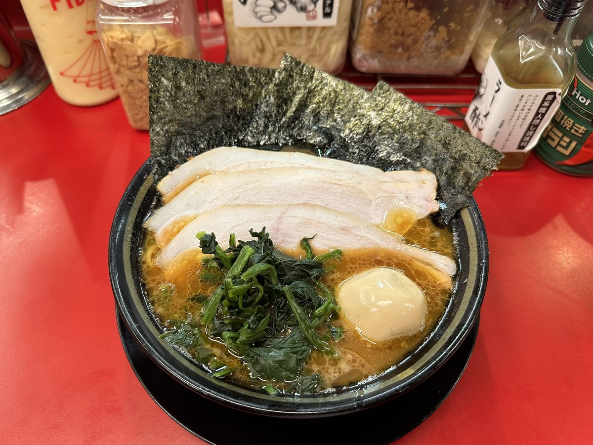 IEKEI_TOKYO王道家直系 @IekeiTokyo ラーメン かため、濃い口、多め 半