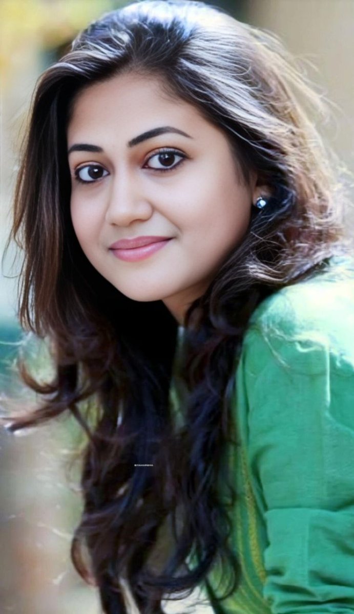 कुछ लोग सिर्फ़, 
इस लिए रो पड़ते हैं,...........

कि वो मज़बूत, 
रहते-रहते थक जाते हैं...........!!
