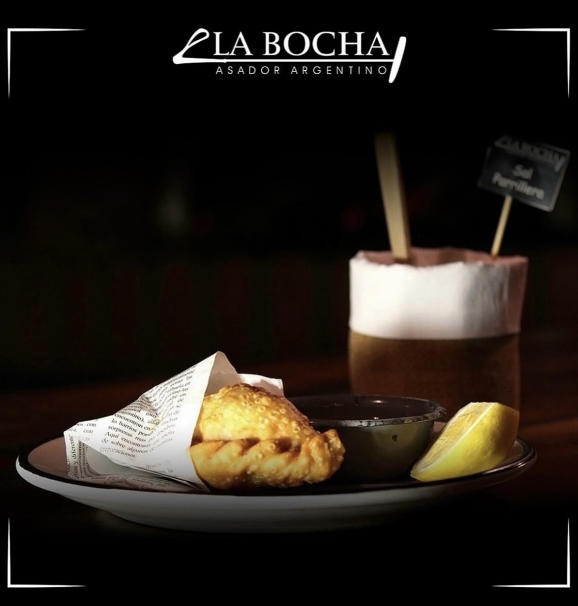 ¿Se te antoja una empanada de #Suadero?
En #Argentina le llamamos #Matambre y esta delicia la encuentras en el menú como #EmpanadaTucumana.

#LaBocha #BochaTime #Deli #Empanada #Querétaro
