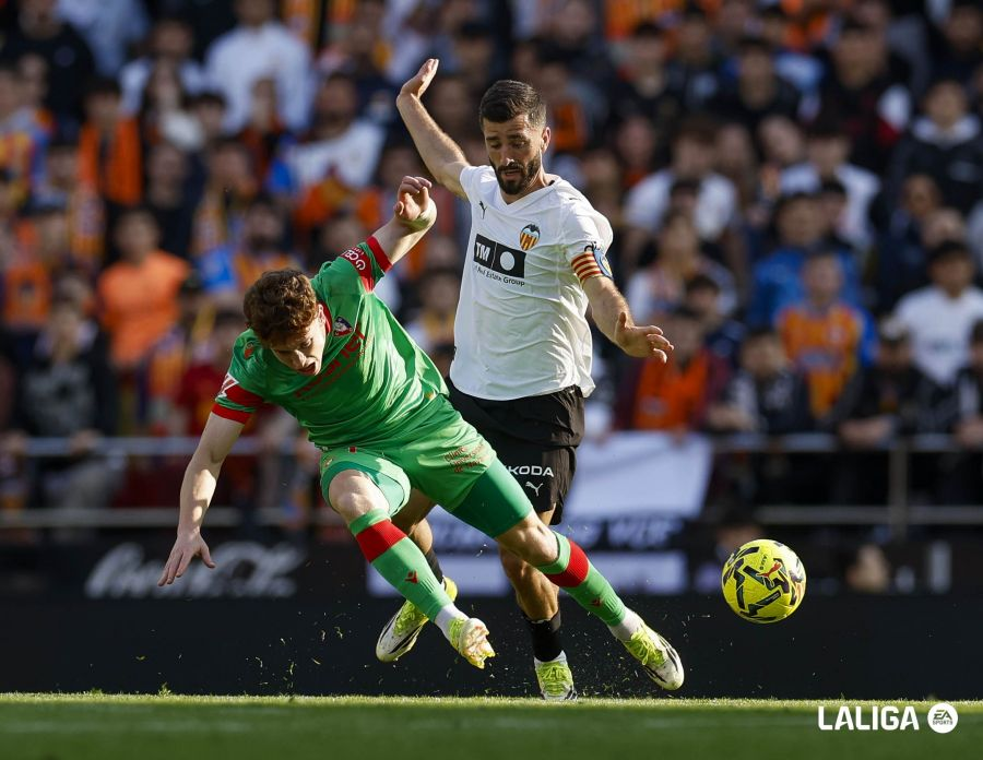 elchiringuitotv's tweet photo. ⏸️ ¡Al descanso, sin goles en Mestalla! Todo por resolver para la segunda mitad. #LALIGAEASPORTS 

👉 Valencia 0-0 Osasuna https://t.co/msVirLmw5Q