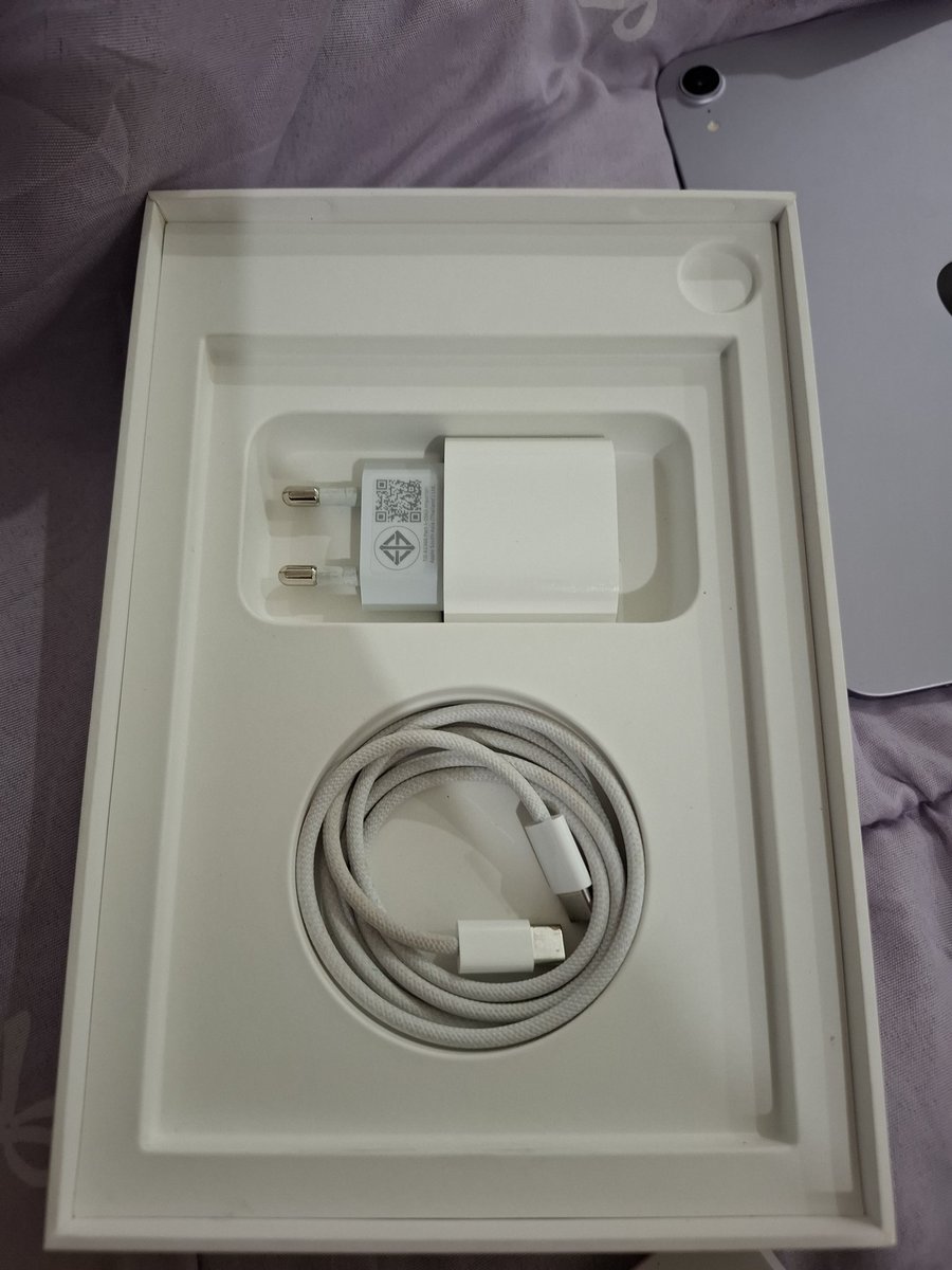 Naphat_98_'s tweet photo. iPad Mini 7 128 GB สีม่วง💜
สภาพใหม่ใช้เอง (ขายเพราะไม่ค่อยได้ใช้ค่ะ)
แบต : 97 %
จำนวนรอบชาร์จ : 43 ครั้ง
เป็นเครื่องศูนย์ไทย  สภาพ 100%
ราคาขาย : 11,500 บาท
สภาพเครื่อง : 100% ใหม่ไร้รอย ไม่ค่อยได้ใช้ อุปกรณ์ครบกล่องสายชาร์จสภาพใหม่
#ipadมือสอง #ipadmini7 https://t.co/CNSBVNvDJo