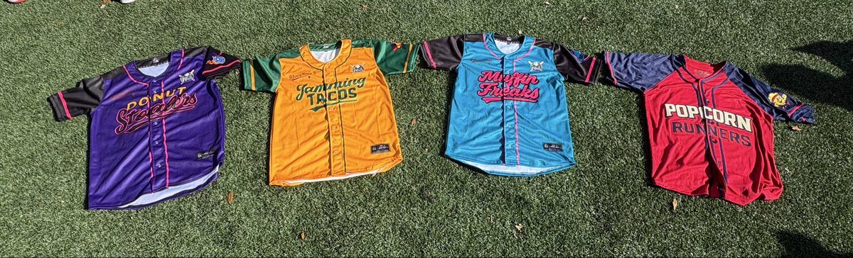 JCBL904's tweet photo. @WBCBaseball @MLB Speaking of threads check these out! https://t.co/4KxTBdWLUI