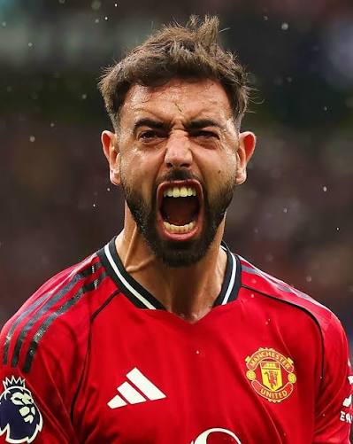 UTDBradleyCarl's tweet photo. The 3rd player in Man United history to register 100+ goals and 100+ assists for the club! 

BUILD THIS MAN A STATUE INFRONT OF OT!!🔥 https://t.co/rOhMxuK6fm