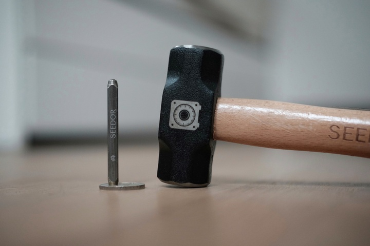 🎁 GIVEAWAY ANNOUNCEMENT 🎁

Want to leave a lasting mark on the ultimate s**tcoin?

We're giving away 2 Bitcoin Letter Punches from <a href="/seedor_io/">SEEDOR⚡Bitcoin Backup</a>  🔨

To participate:

🤝 Follow <a href="/seedor_io/">SEEDOR⚡Bitcoin Backup</a> and <a href="/relai_app/">Relai 🇨🇭</a>
🔁 Retweet this post

The two lucky winners will be announced tomorrow 🍀