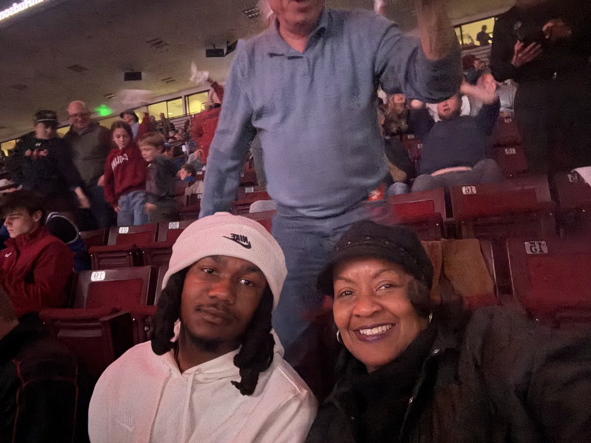 DrJDGspr92's tweet photo. My date last week at  Colonial Life❤️❤️. I’ll see who I’m with this week..lots of games💪 @1porterb  The gym is one of my happy spaces https://t.co/hU4kkpyDVF