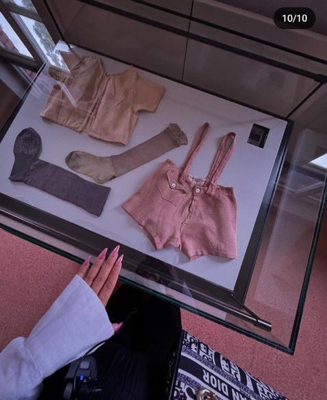 Que están viendo mis ojos ??? Deberían prohibirle las redes sociales a algunas personas