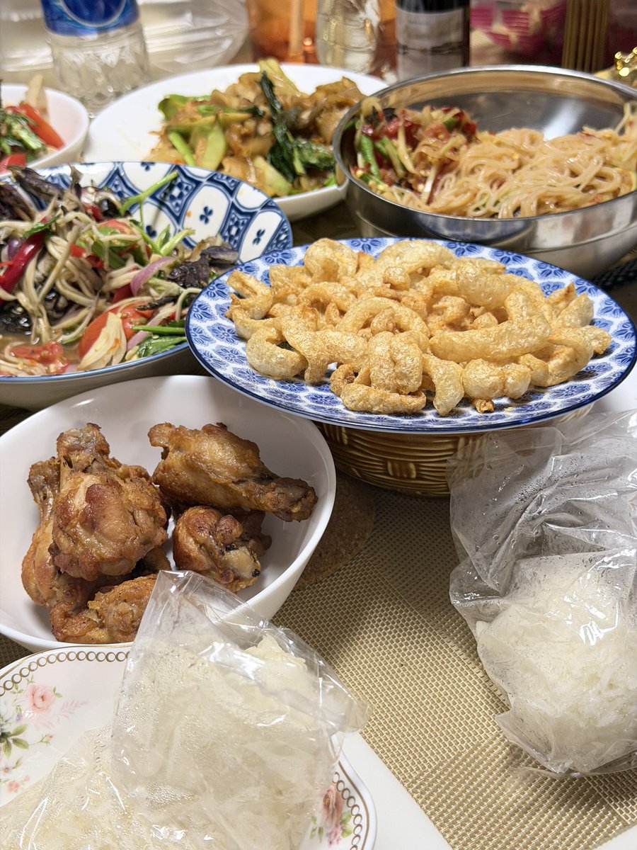 ส้มตำที่บ้านเชลเชล หลอกเบล อามมากินข้าวสำเร็จ 55555555555 😜