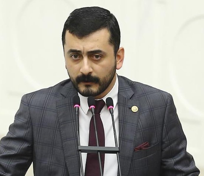 AXU4434's tweet photo. S. k kafalı fars  askerleri !! 🤔😡😡 https://t.co/D0mXsfS9iu