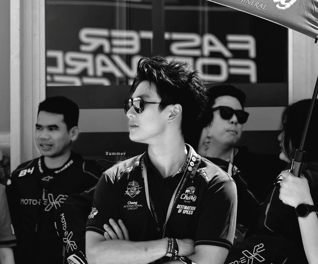 FF580F's tweet photo. found you in the crowd^

#ohmpawat https://t.co/W5d9rSs0s8