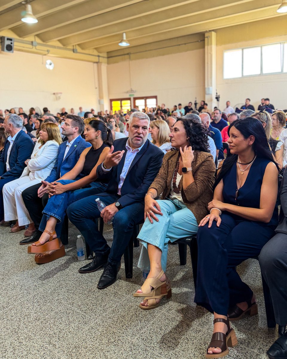 DarioCapitani's tweet photo. ➡️ Apertura de un nuevo período legislativo en el Concejo Deliberante de Villa María. 📍 Acompañando a nuestro equipo y reafirmando el compromiso con la ciudad. https://t.co/TcPR9wk0KR