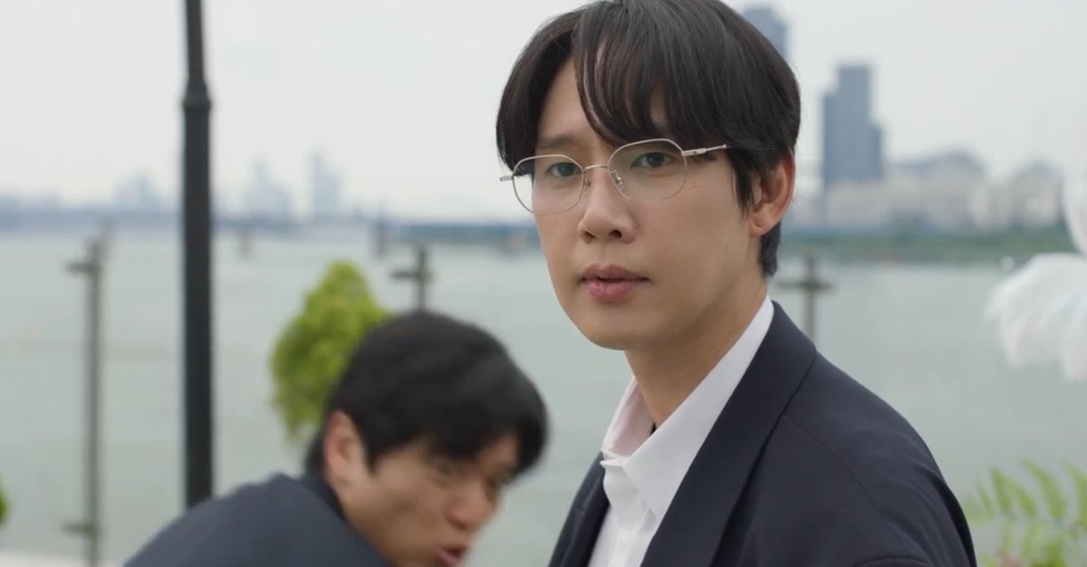 kenthusiastic10's tweet photo. Was not expecting #Sooyoung’s appearance but it was super welcome. Great to see her share the screen with #ParkSunghoon again. Loved them in #NotOthers and still waiting for that supposed season 2. #ThePracticalGuideToLove #ThePracticalGuideToLoveEp2 #ChoiSooyoung https://t.co/5OAWxb2R1i