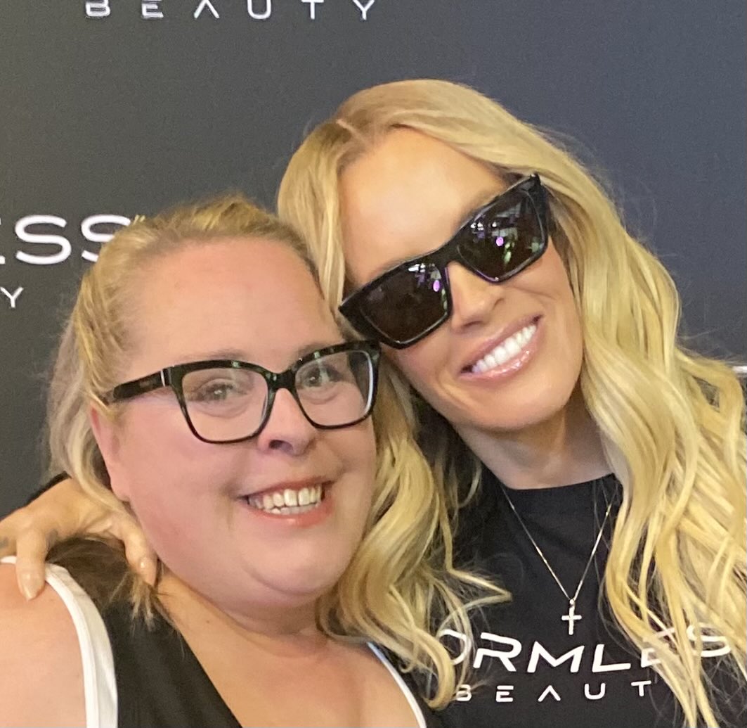 BethLuvsDdub's tweet photo. @JennyMcCarthy thank you for making my 50th birthday special!  It was so nice to finally meet you! https://t.co/N9brMxqHt5