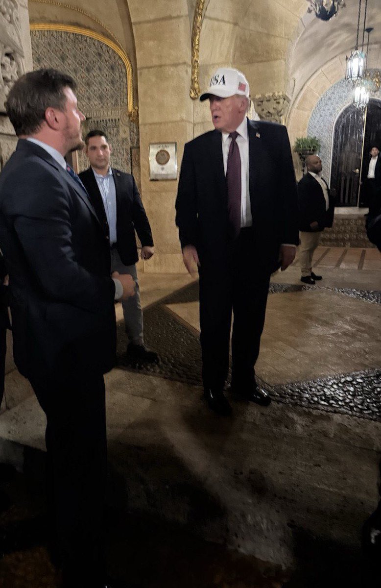 Sidney Powell Q tweet media