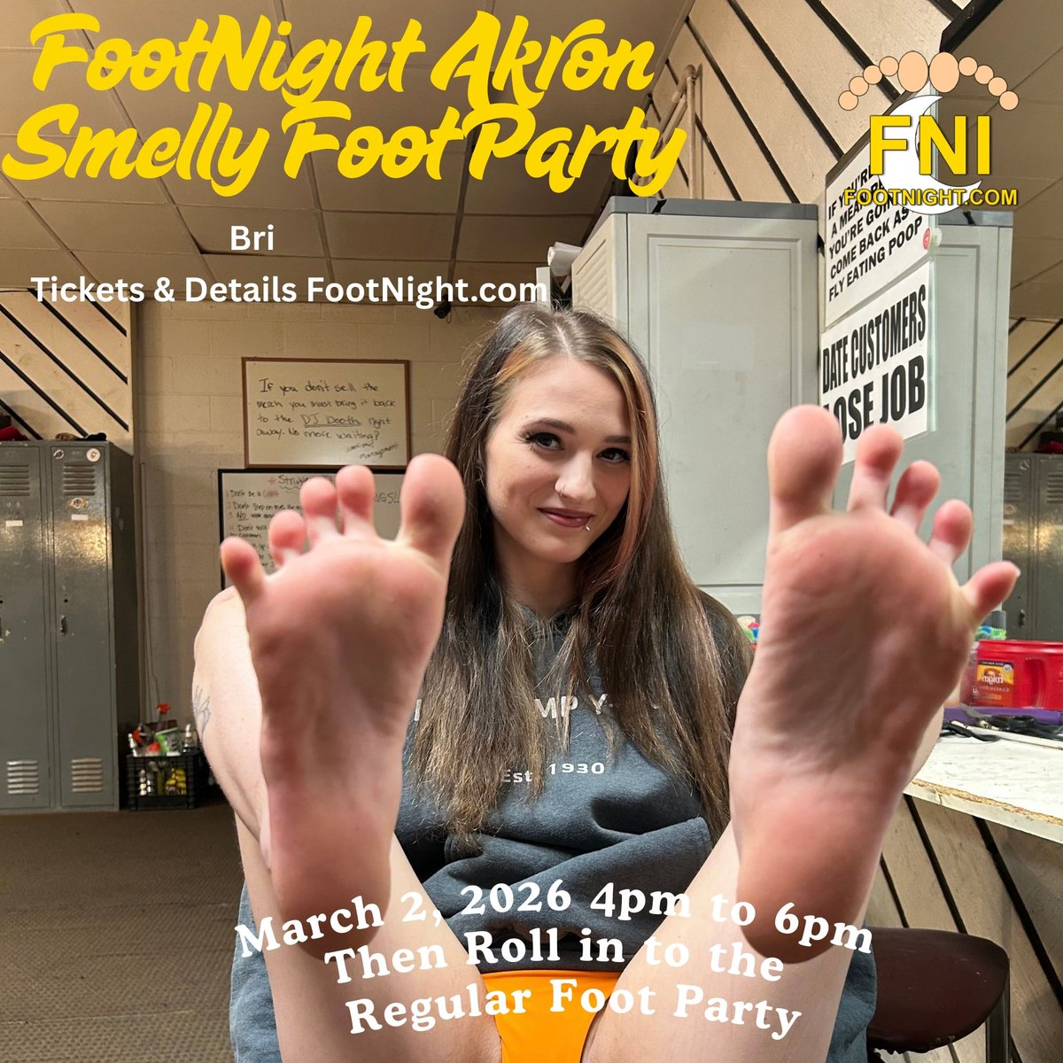 👣footnight.com👣 tweet media