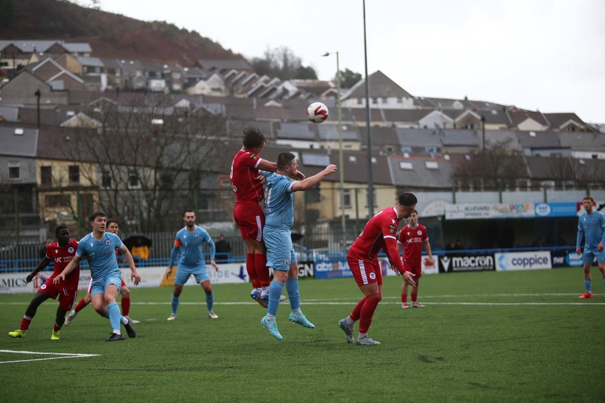 📸 First Half Highlights

End-to-end action and a big response after going behind 💙

Level at the break and ready to push on 👊

#JDCymruSouth #CambrianUnited
