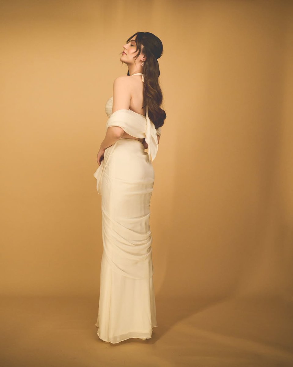 manmarziiyaan's tweet photo. such a stunner omg https://t.co/S7Jnc9gqbW