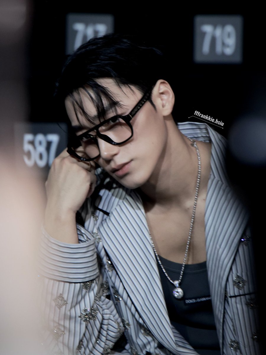 fffrankkieHsiu's tweet photo. 260228 D&amp;G

“Just want you to know
You're my sunshine in the sky
I will be waiting for you, babe…”

#DGxSAN #DGFW26 #DOLCEGABBANA
#최산 #산  #CHOISAN #SAN #에이티즈 #ATEEZ https://t.co/M0Y6YVRI88