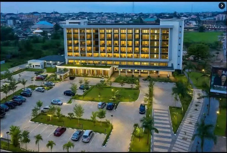 Some of impact of Gov Alex Otti's Administration to the average Abian. 

1. In education, school enrollment has gone up by 15% and about 200,000 children are enjoying free education. If parents were paying an average of 5000 naira per term, parents will be paying 3 billion naira