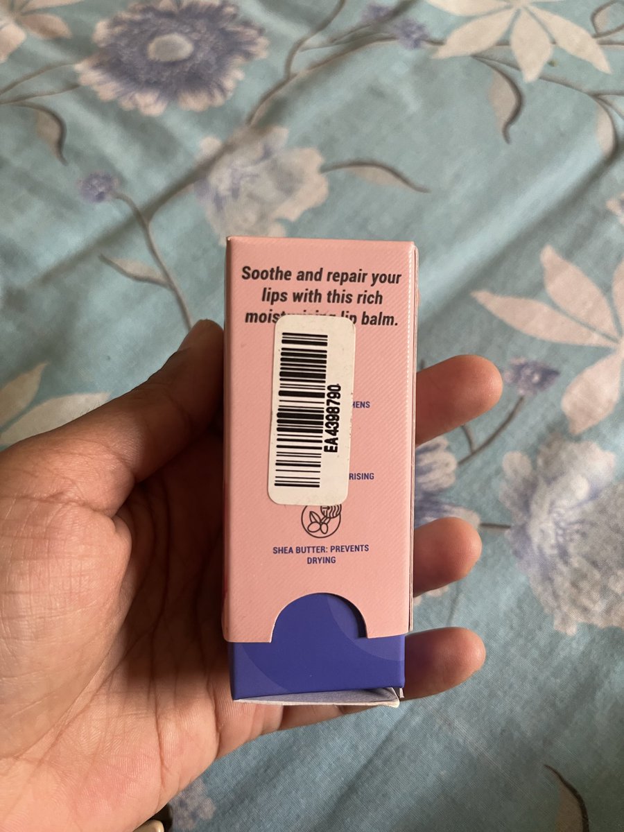 deebaparween31's tweet photo. @letspurplle I’m so disappointed with purplle. Never faced these issues with @MyNykaa. My order id is - 100073812.
I ordered blue heaven lip balm and the outside packaging is all good. When I opened it today it’s spoilt and none of the customer service people are helping. https://t.co/on7LyDPULm