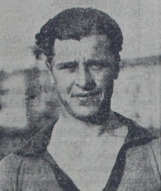 Mehmet Reşat Nayır 

1933 yılındaki  Türkiye Futbol Birinciliği'ne, İstanbul şampiyonu olarak Marmara Grubu'nda  katılan Fenerbahçe'nin, o zamanki adıyla Sakarya Anadolu İdmanyurdu'na 10. dakikada attığı ilk golün sahibi.

Bu gol Fenerbahçe'nin ilk lig golü olarak tarihe geçiyor.
