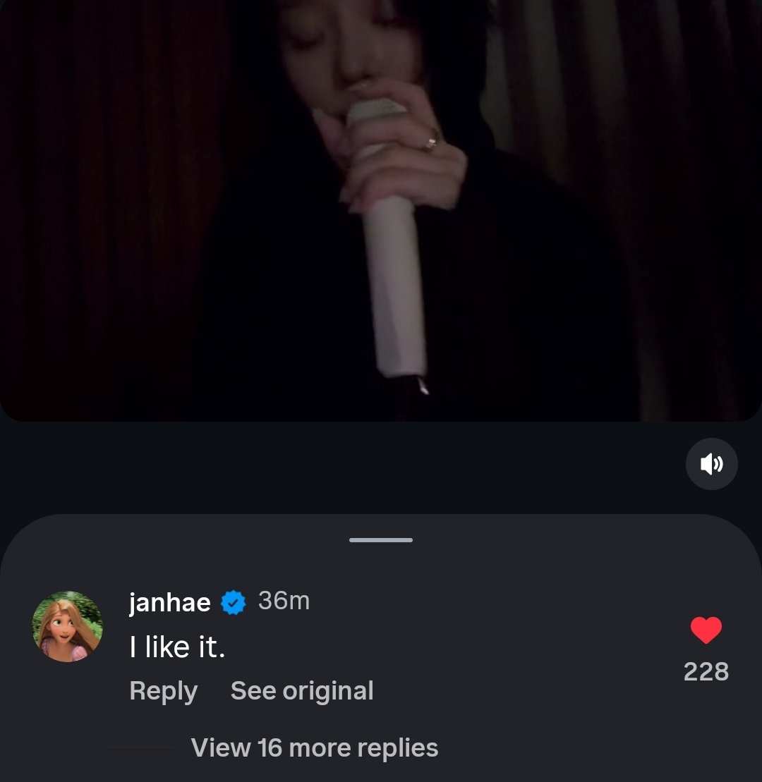 winteraphy's tweet photo. A Thai actress, Ployshompoo Supasap (Jan), commented under Winter's newest ig update of her covering Rihanna's Stay

[Rough trans] "I like it" https://t.co/DNhbrFb9Mp