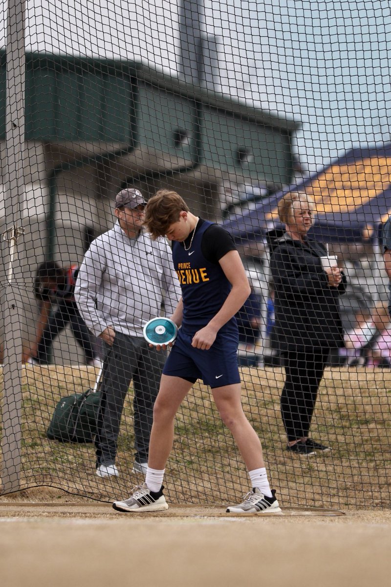 bradycopponex's tweet photo. First track meet of 8th grade season; 77’ 5” discus can’t wait to see improvement over the next few months! https://t.co/Lo5r6hIOXK