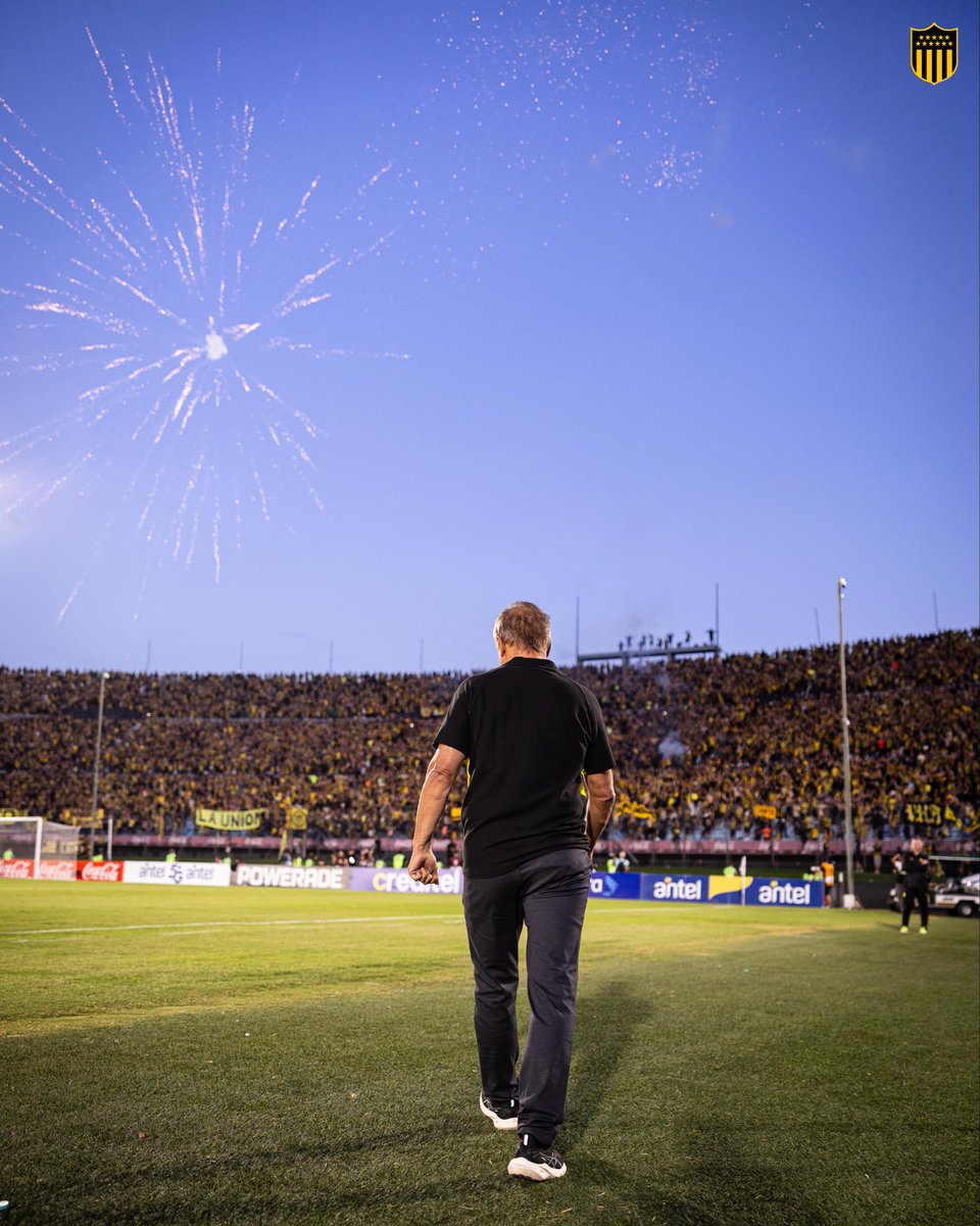 Un país detrás tuyo.