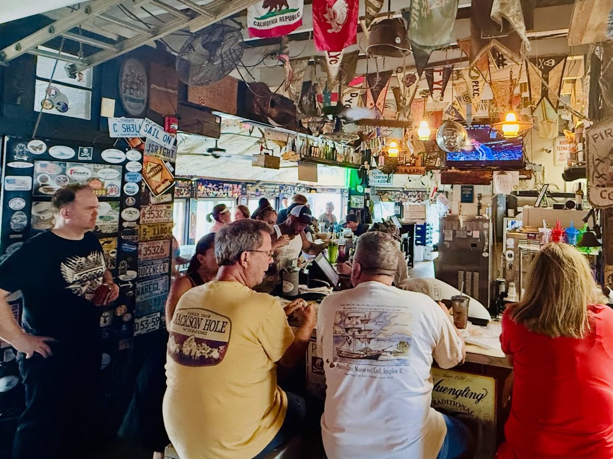 It’s Sunday at Pirates Cove and 71° never felt so good!These are the days you’ve been waiting for….after all those cold, cold months, you’ve earned this one. Come on in and let’s celebrate!                                   #PiratesCove #SundayFunday #GulfCoast #Alabama