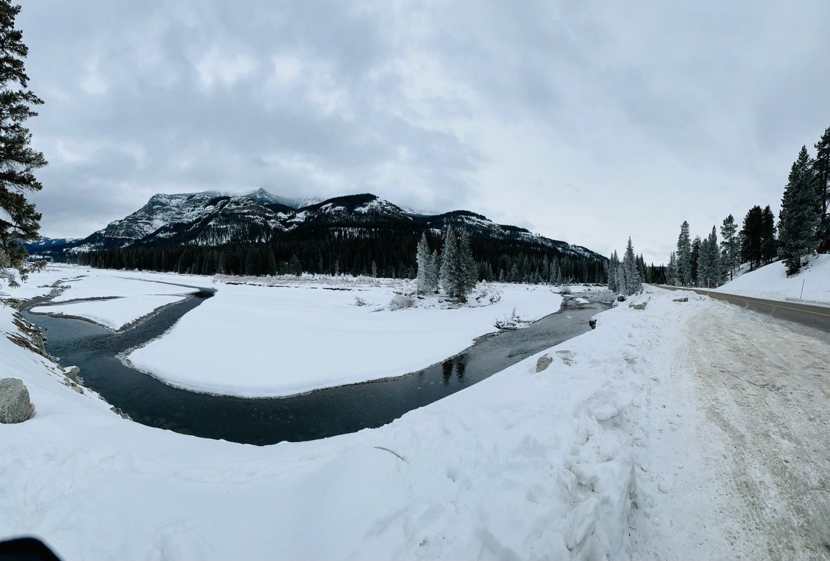Happy 154th birthday to ⁦<a href="/YellowstoneNPS/">Yellowstone National Park</a>⁩.
