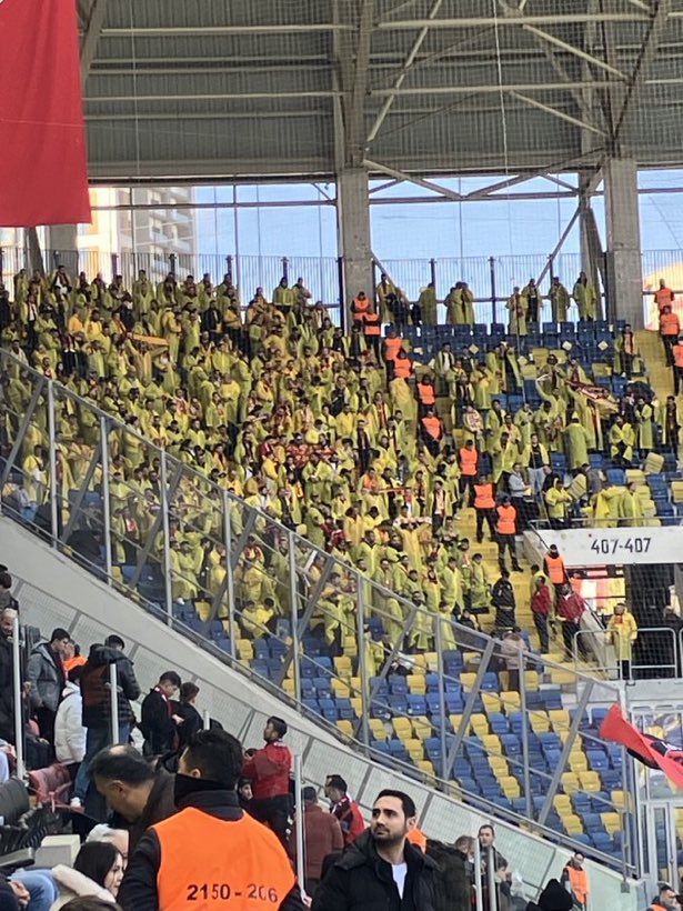 Gençlerbirliği’nin bugün gol atamadan berabere kaldığı takımın taraftar grubu…