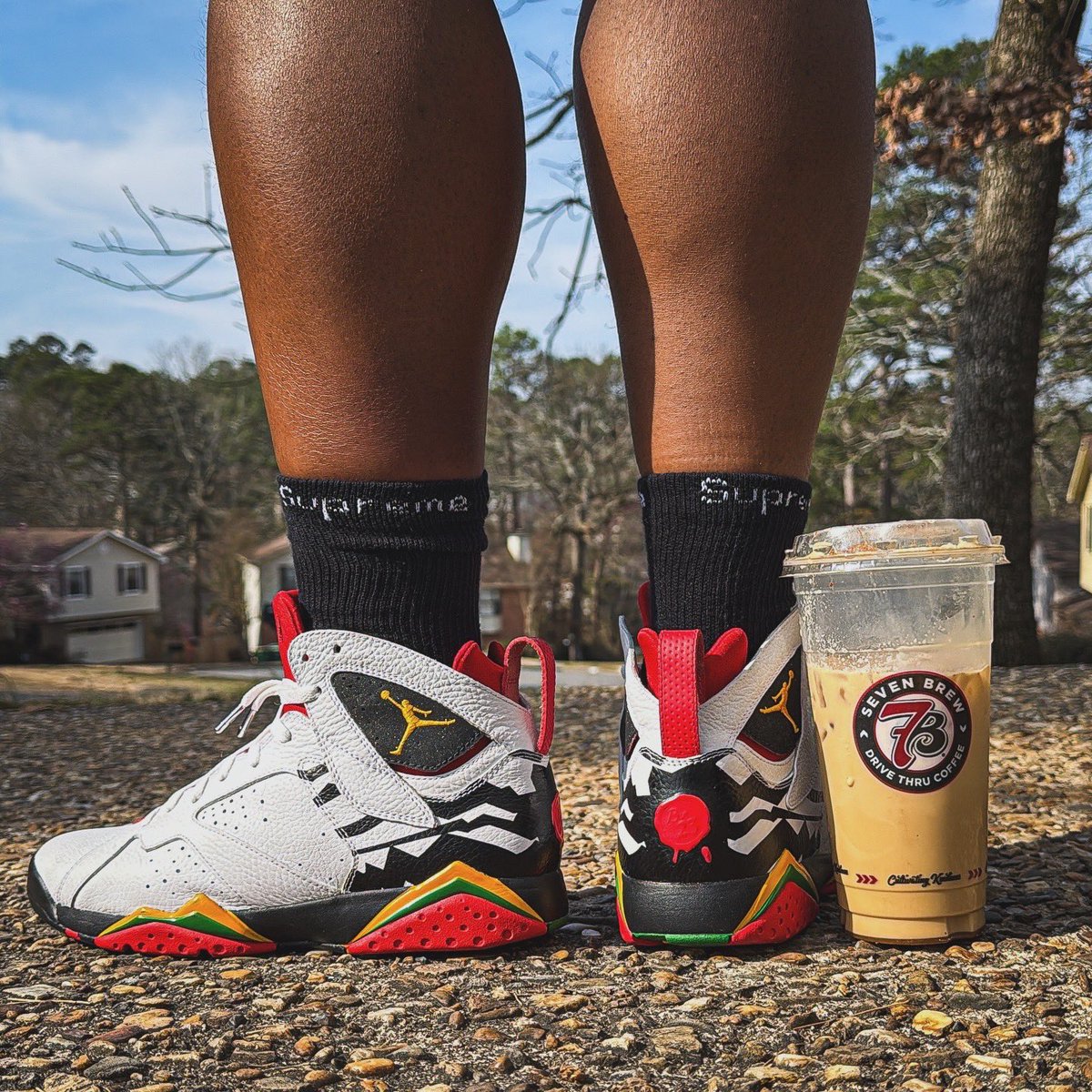 Mr_Miller1's tweet image. 7️⃣ ☕️ &amp;amp; BIN7️⃣...

Only BREWED for a few.. 1108 of 2059 to be exact..

Powered by @7BrewCoffee &amp;amp; @Jumpman23 

#MillerApproved

#airjordan #jordans #7brew #sneakerhead