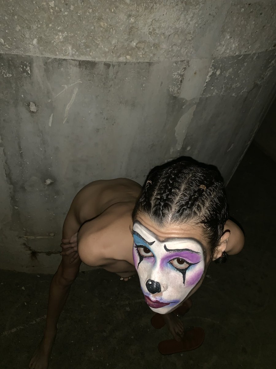 clowning around 🤡🫐 tweet media