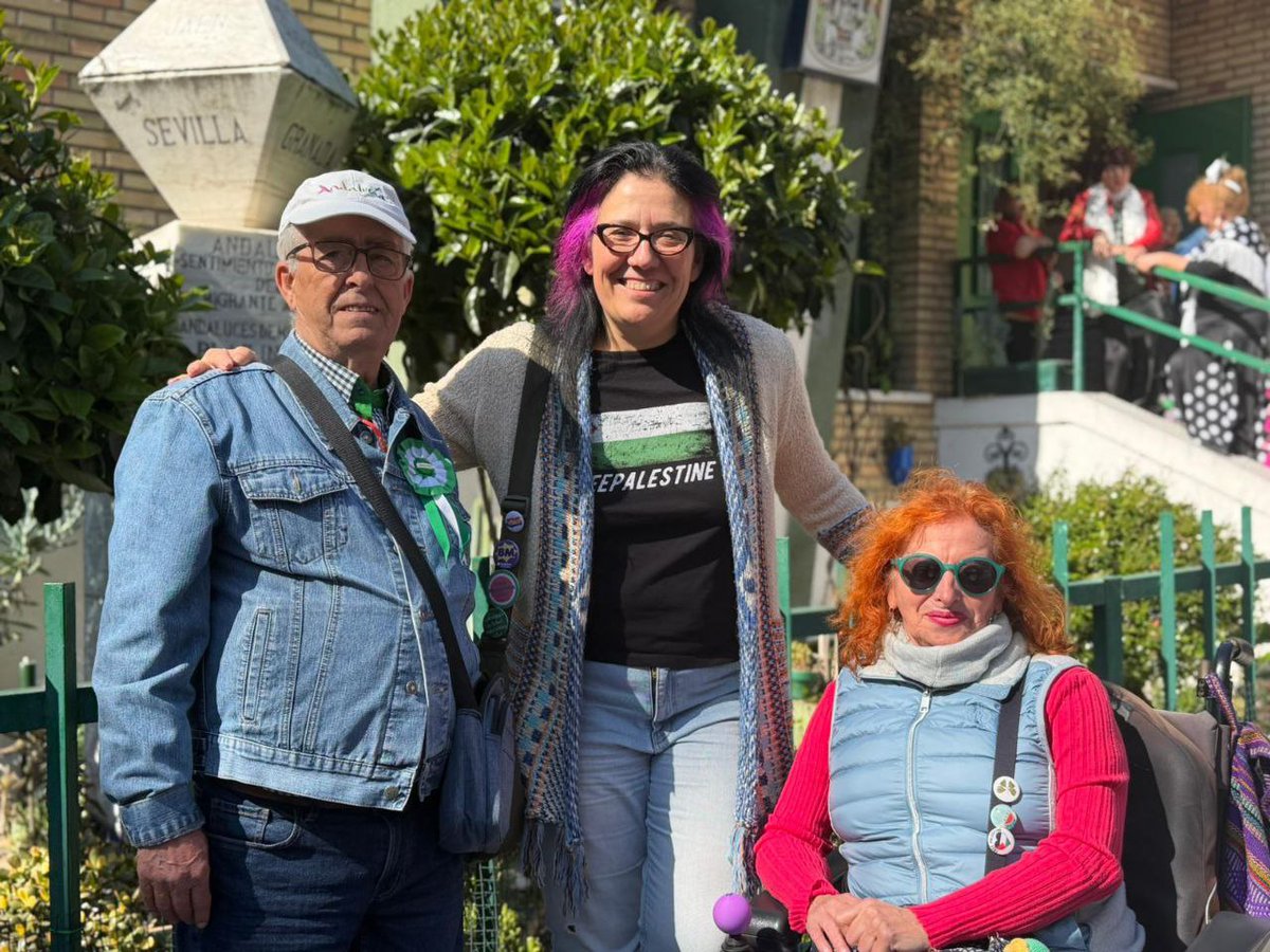 PodemosMostoles's tweet photo. Ayer, junto al presidente de la Casa de Andalucía, rendimos homenaje a Blas Infante. Un acto de memoria que nos recuerda quiénes somos y hacia dónde caminamos: un pueblo que se levanta, que se organiza y que nunca deja de luchar por su tierra. #DiaDeAndalucia #EnMóstolesPodemos https://t.co/Vk9XglMrjs