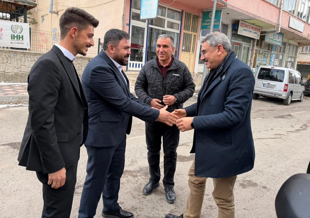 CevahirUzkurt's tweet photo. 📍 Niğde / Çamardı 

İklimi soğuk, insanı sıcak ilçemizde hizmet neferlerimizle bir araya geldik ❣️

​Omuz omuza verdiğimiz bu kutlu yürüyüşte, ilçemizin her bir noktasına değer katmak için azimle çalışmaya devam ediyoruz ✨

​Rabbim; güç kuvvet versin, birliğimizi daim eylesin 🤲