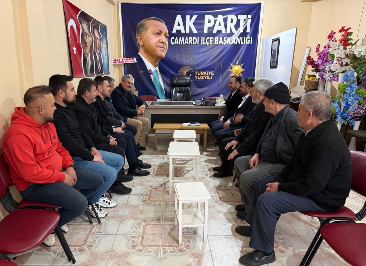CevahirUzkurt's tweet photo. 📍 Niğde / Çamardı 

İklimi soğuk, insanı sıcak ilçemizde hizmet neferlerimizle bir araya geldik ❣️

​Omuz omuza verdiğimiz bu kutlu yürüyüşte, ilçemizin her bir noktasına değer katmak için azimle çalışmaya devam ediyoruz ✨

​Rabbim; güç kuvvet versin, birliğimizi daim eylesin 🤲