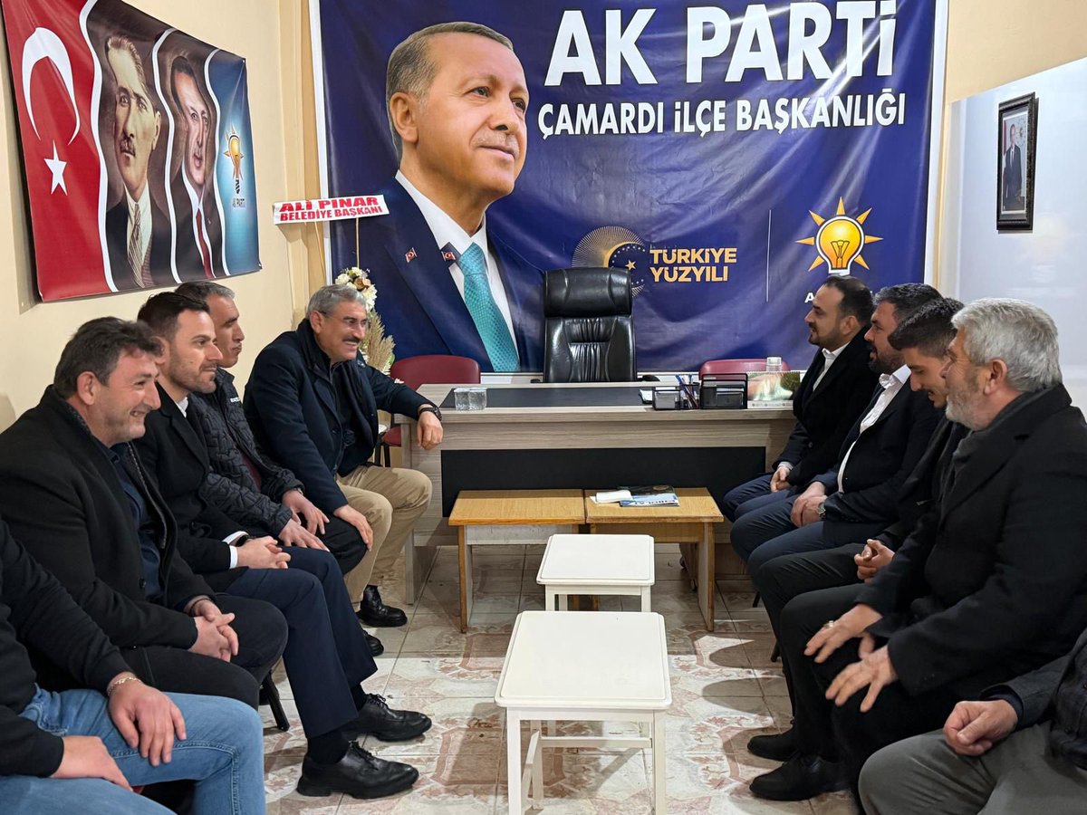 CevahirUzkurt's tweet photo. 📍 Niğde / Çamardı 

İklimi soğuk, insanı sıcak ilçemizde hizmet neferlerimizle bir araya geldik ❣️

​Omuz omuza verdiğimiz bu kutlu yürüyüşte, ilçemizin her bir noktasına değer katmak için azimle çalışmaya devam ediyoruz ✨

​Rabbim; güç kuvvet versin, birliğimizi daim eylesin 🤲