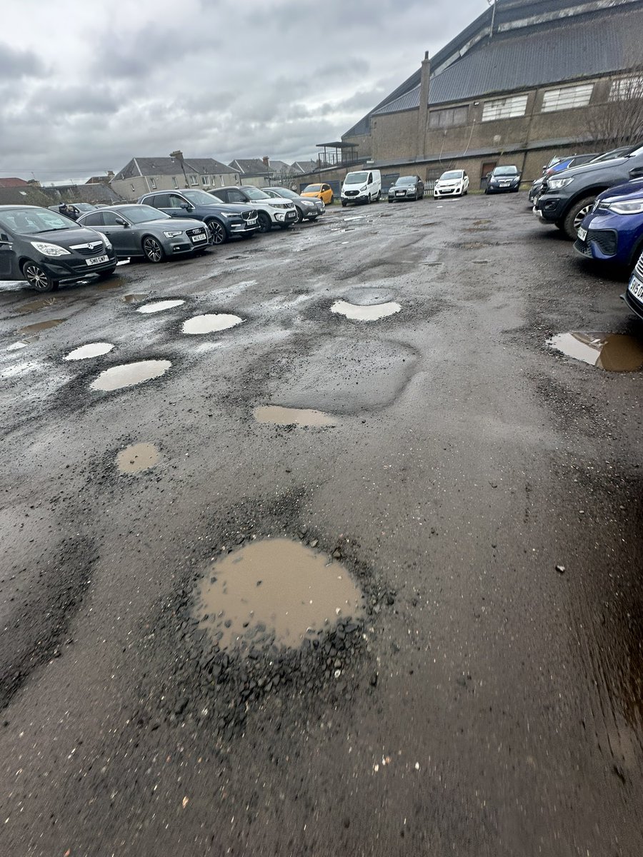 smtnct's tweet photo. Another day of facing the war that is the Fife ice arena car park https://t.co/LmH1adGIDD