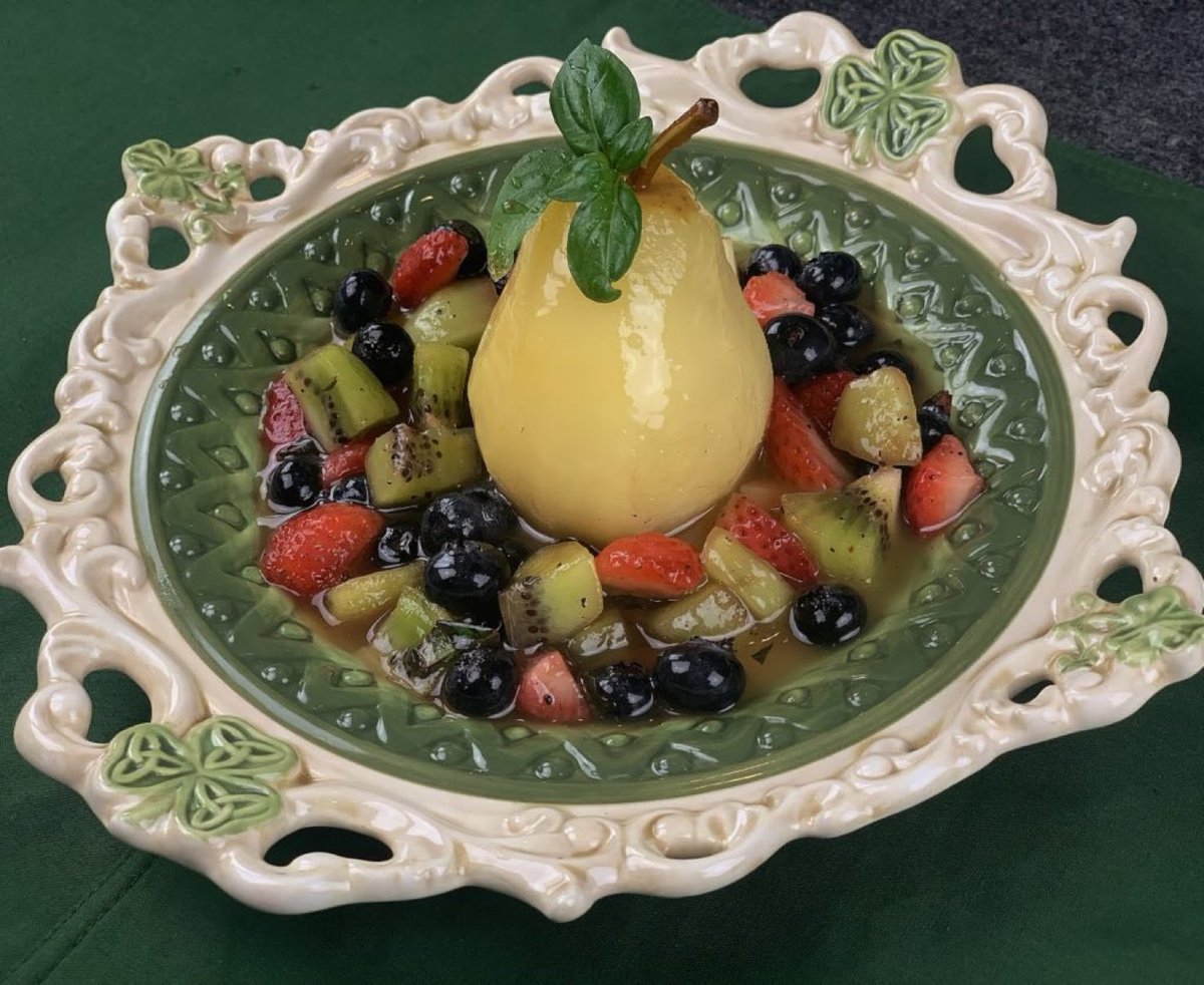 GGoodtaste's tweet photo. Happy March! Sweet White Wine Poached Pears with Fresh Fruit Compote is here for #FruitCompoteDay - Poached pears are one of the easiest desserts to prepare. They are an elegant March dessert that taste fresh and light. Find the recipe in the comments #NationalFruitCompoteDay https://t.co/6TmjmOoGgx