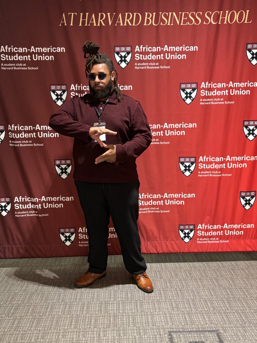 Prestonnwaters's tweet photo. Throwing Up 💤 At Harvard Business School 📚📚Trap 🥷🏾 4 Real 🇭🇹🇭🇹 🧟‍♂️ https://t.co/cebBHIR7Dm