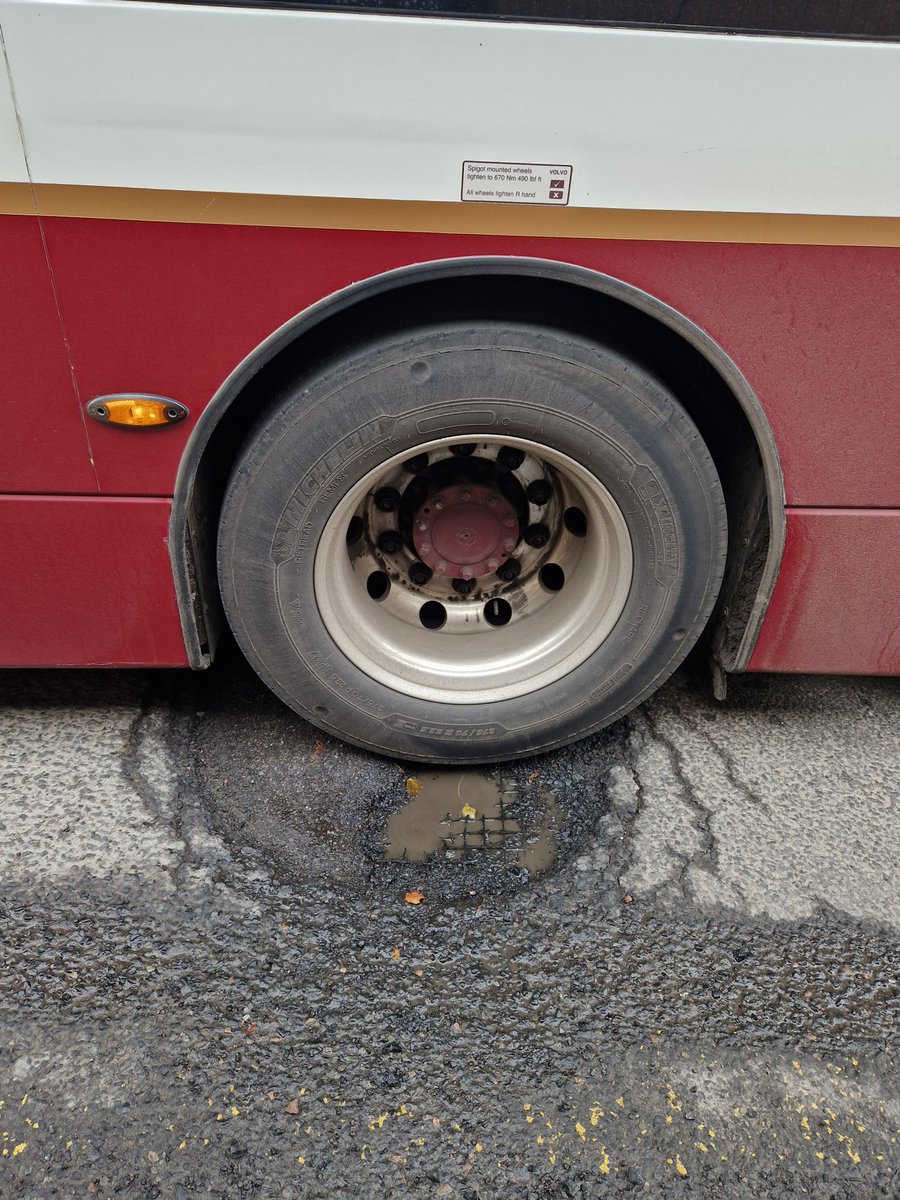 CakeMonster76's tweet photo. @edinhelp deep pothole repair failure at the bus stop on Morningside Road at the junction with Morningside Place/outside the medical centre. https://t.co/4DN3V0RC2n